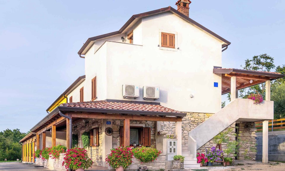 Vardica Apartment | Holiday apartment in a quiet neighbourhood near Umag