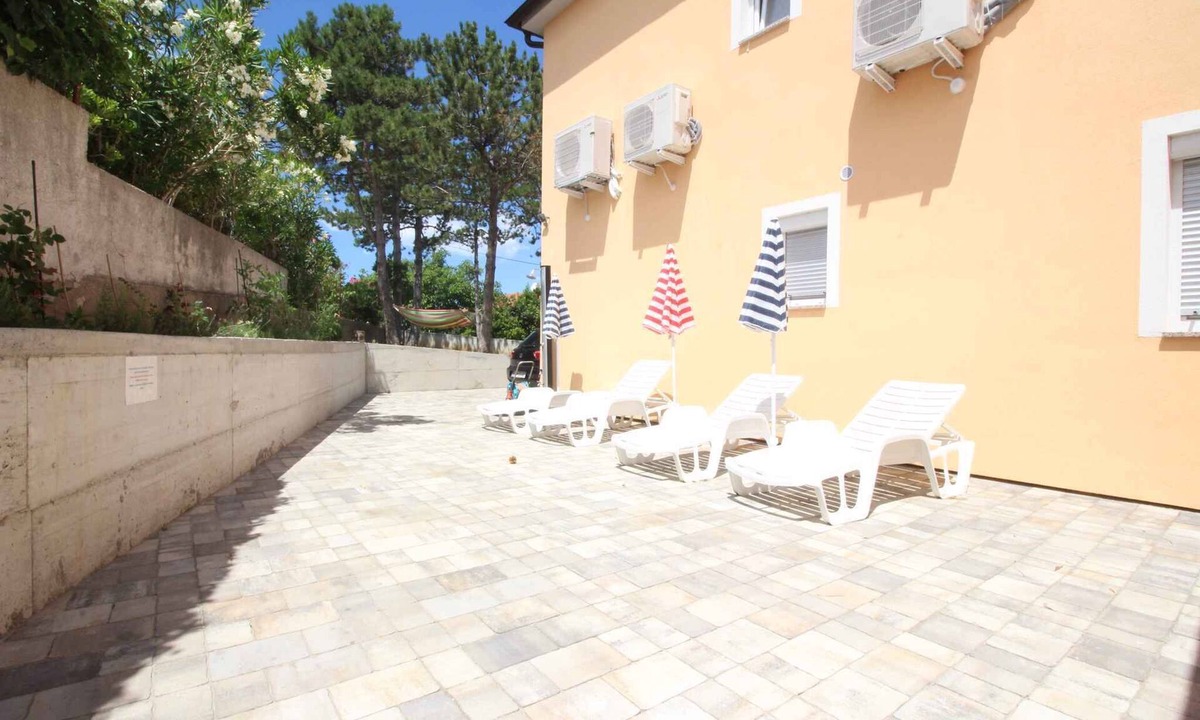 Silo Apartment | Holiday apartment in the attic without a balcony, 50 m from the sea