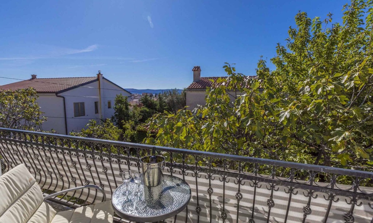 Selce Apartment | Holiday apartment mit Klimaanlage und Balkon