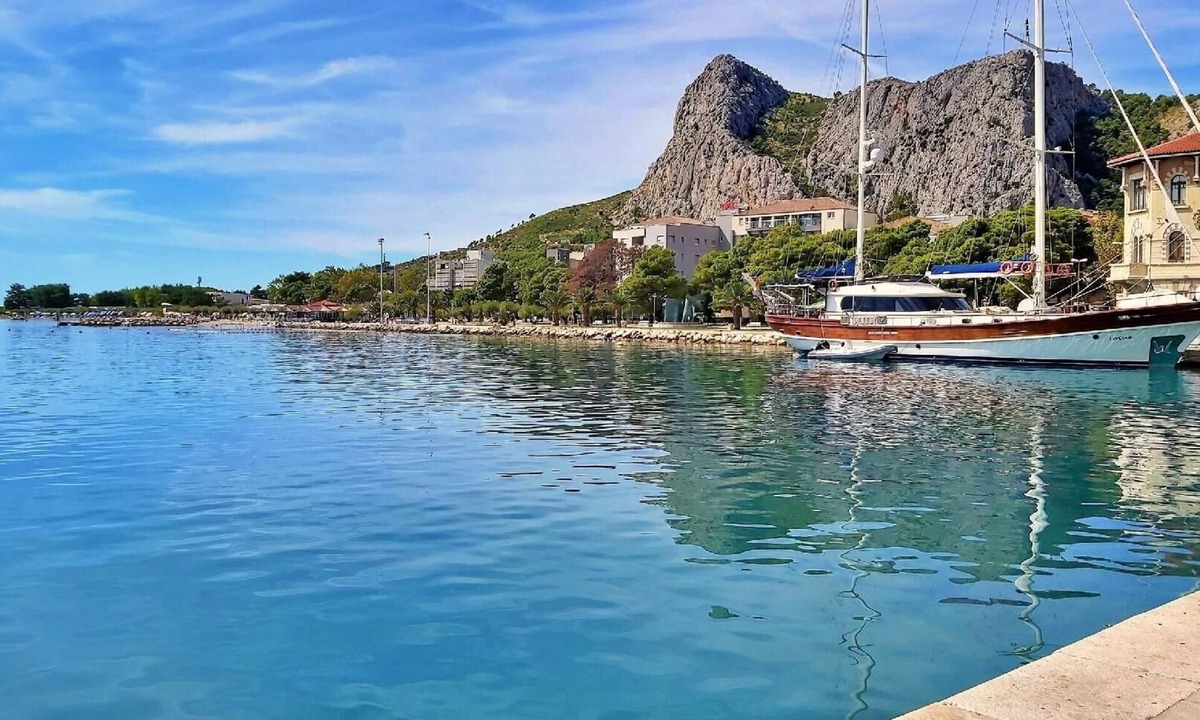 Omis Apartment | Holiday apartment Omiš for 1 - 8 persons with 3 bedrooms - Holiday apartment