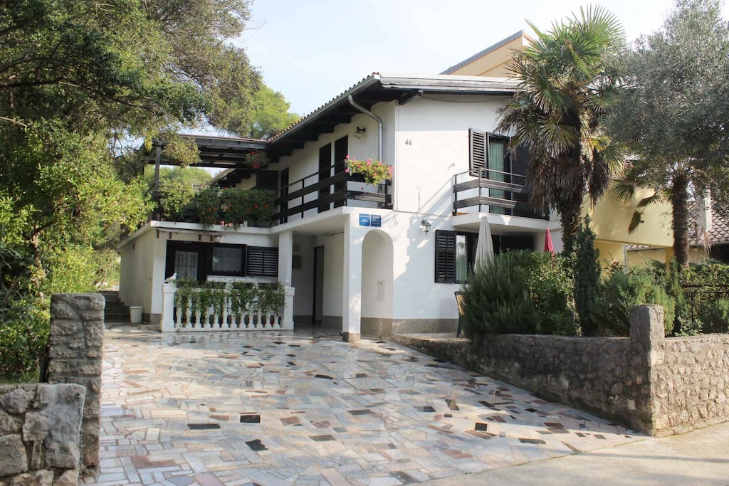 Artatore Apartment | Holiday apartment with terrace