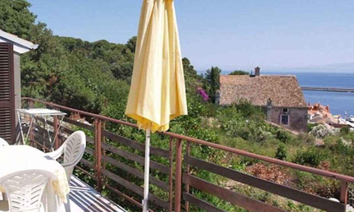 Veli Losinj Apartment | Holiday apartment with air conditioning and TV
