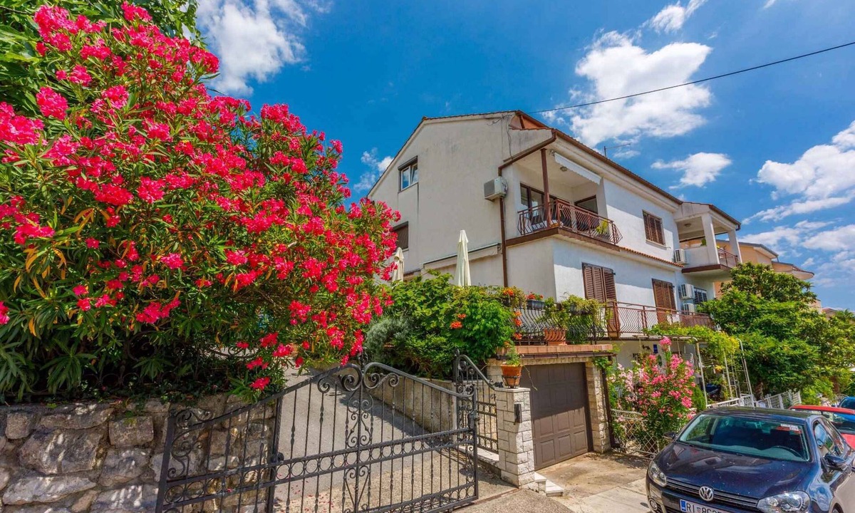 Crikvenica Apartment | Holiday apartment with air conditioning, internet and sea view
