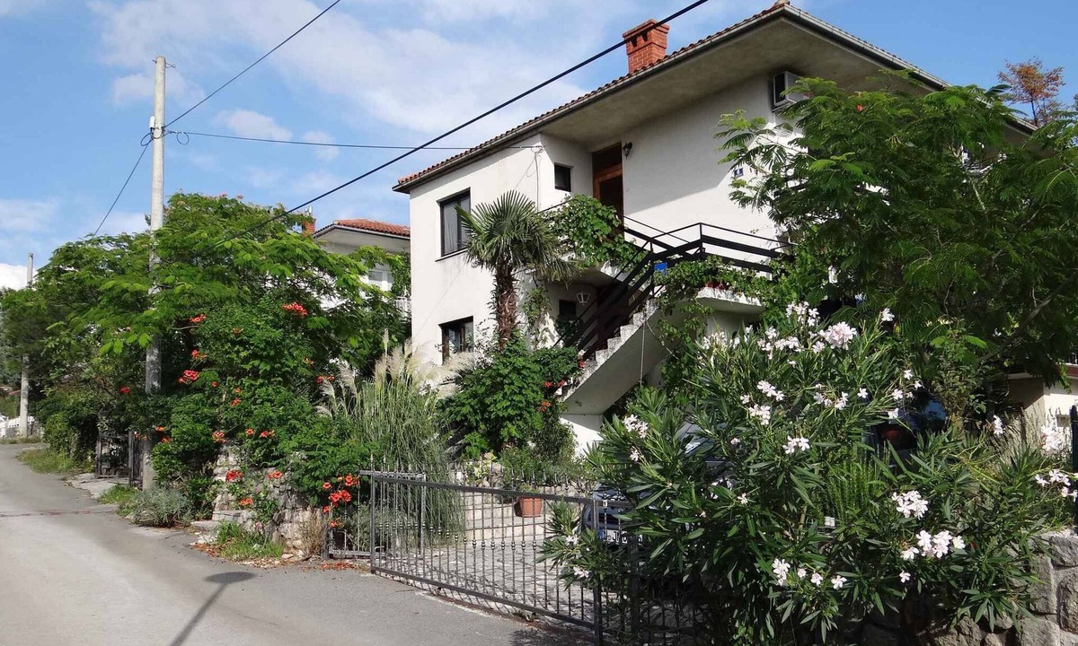 Jadranovo Apartment | Holiday apartment with balcony