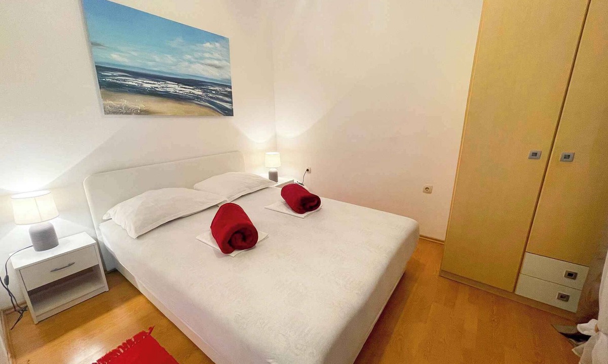 Jadranovo Apartment | Holiday apartment With sea views and air conditioning