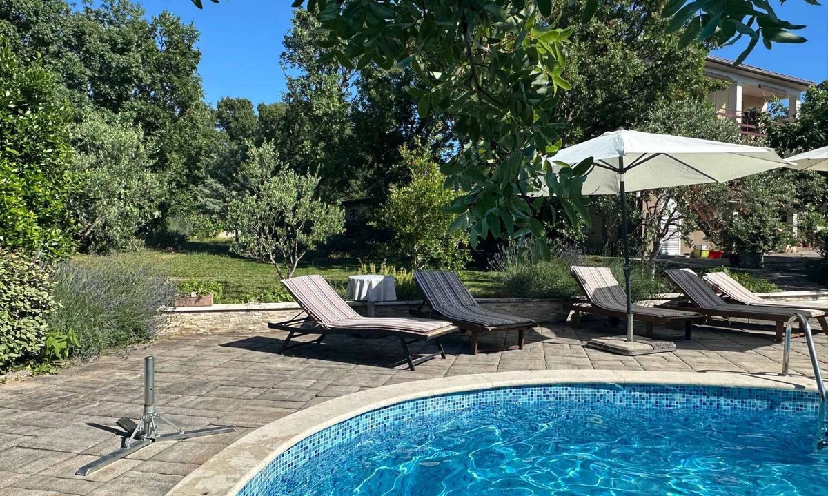 Jadranovo Apartment | Holiday apartment with a view and pool