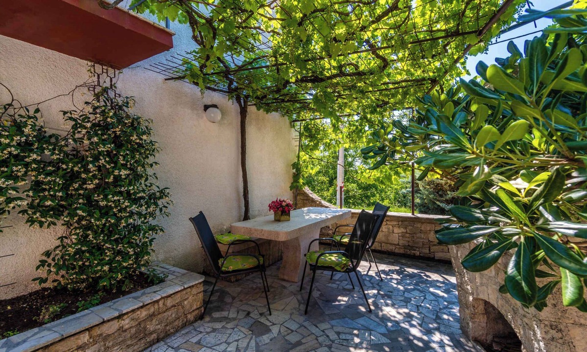 Krnica Apartment | Holiday apartment with air conditioning