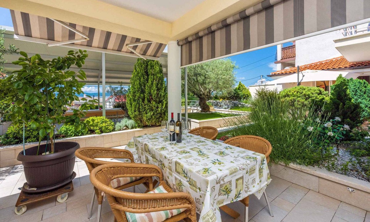 Selce Apartment | Holiday apartment with air conditioning