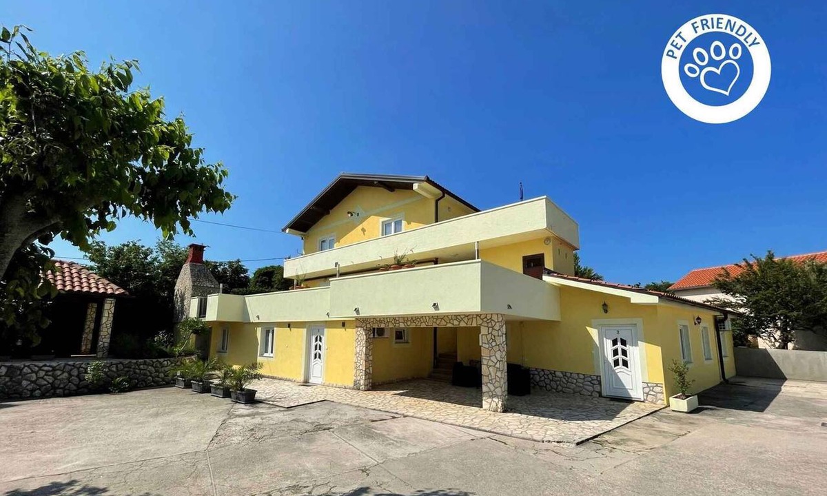 Polje Apartment | Holiday apartment with air conditioning and terrace