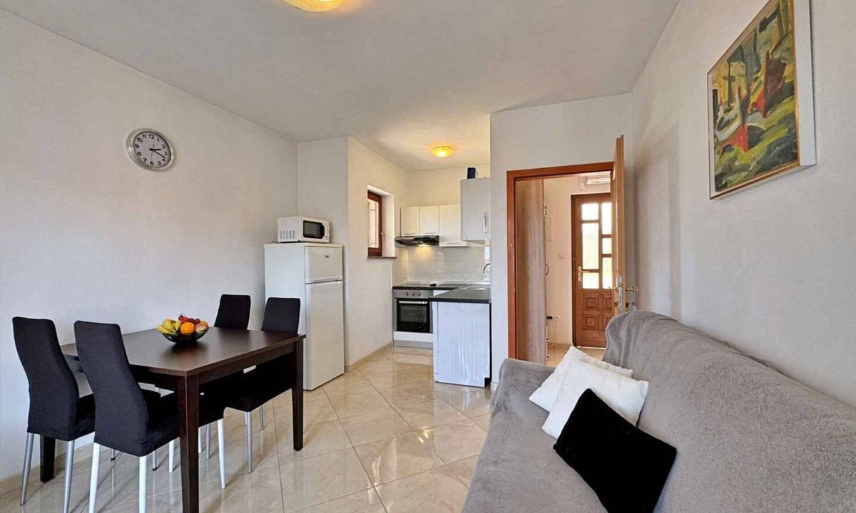 Silo Apartment | Holiday apartment with balcony and sea view
