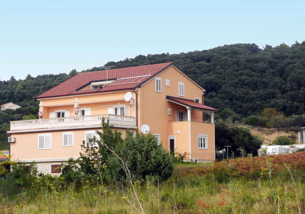 Palit Apartment | Holiday apartment with balcony and air conditioning
