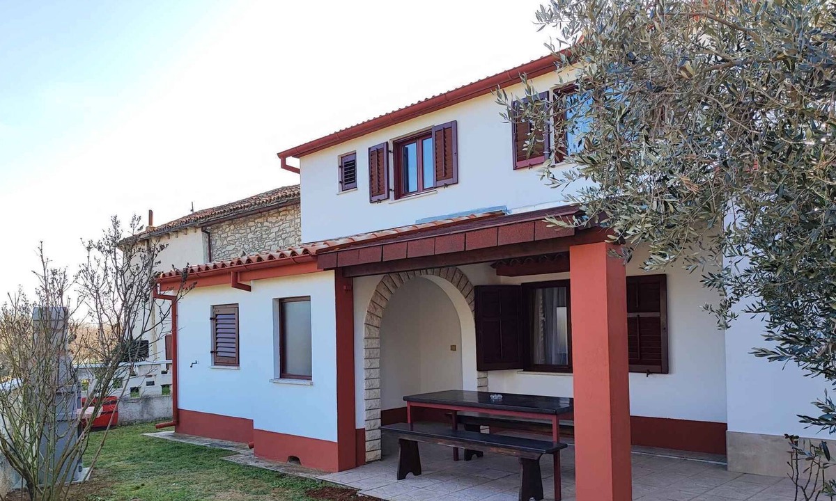 Rebici Apartment | Holiday apartment with terrace and barbecue