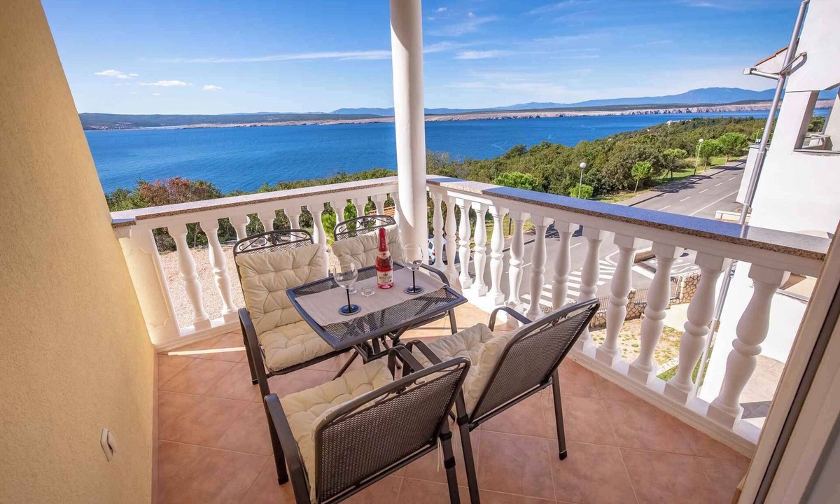 Dramalj Apartment | Holiday apartment with sea view and internet access