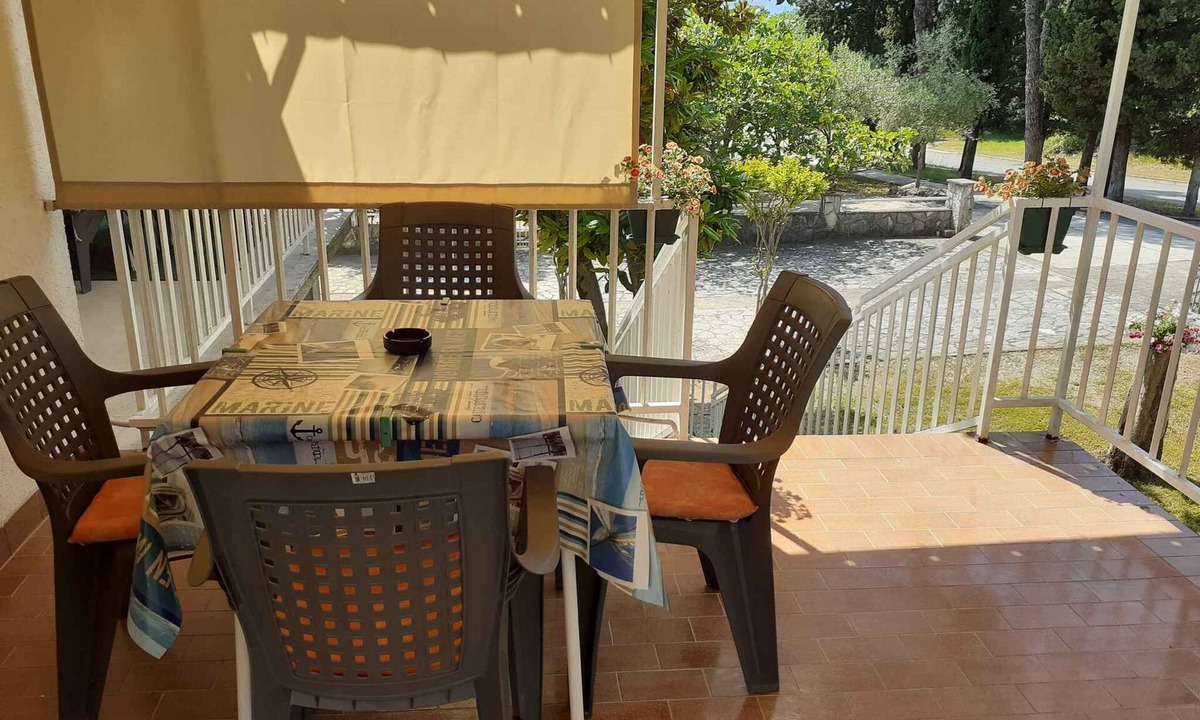 Malinska Apartment | Holiday apartment with air conditioning and balcony
