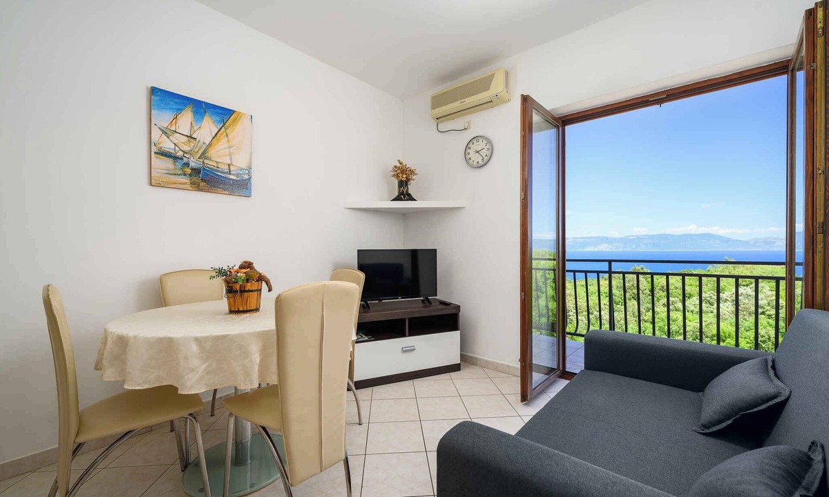 Drenje Apartment | Holiday apartment with outdoor pool, sauna, and whirlpool