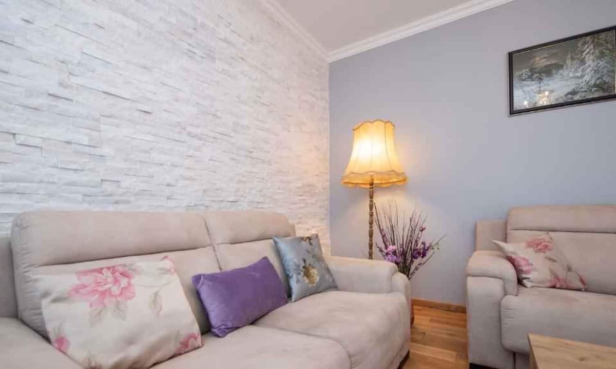 Ika Apartment | Holiday apartment with sea view and air conditioning