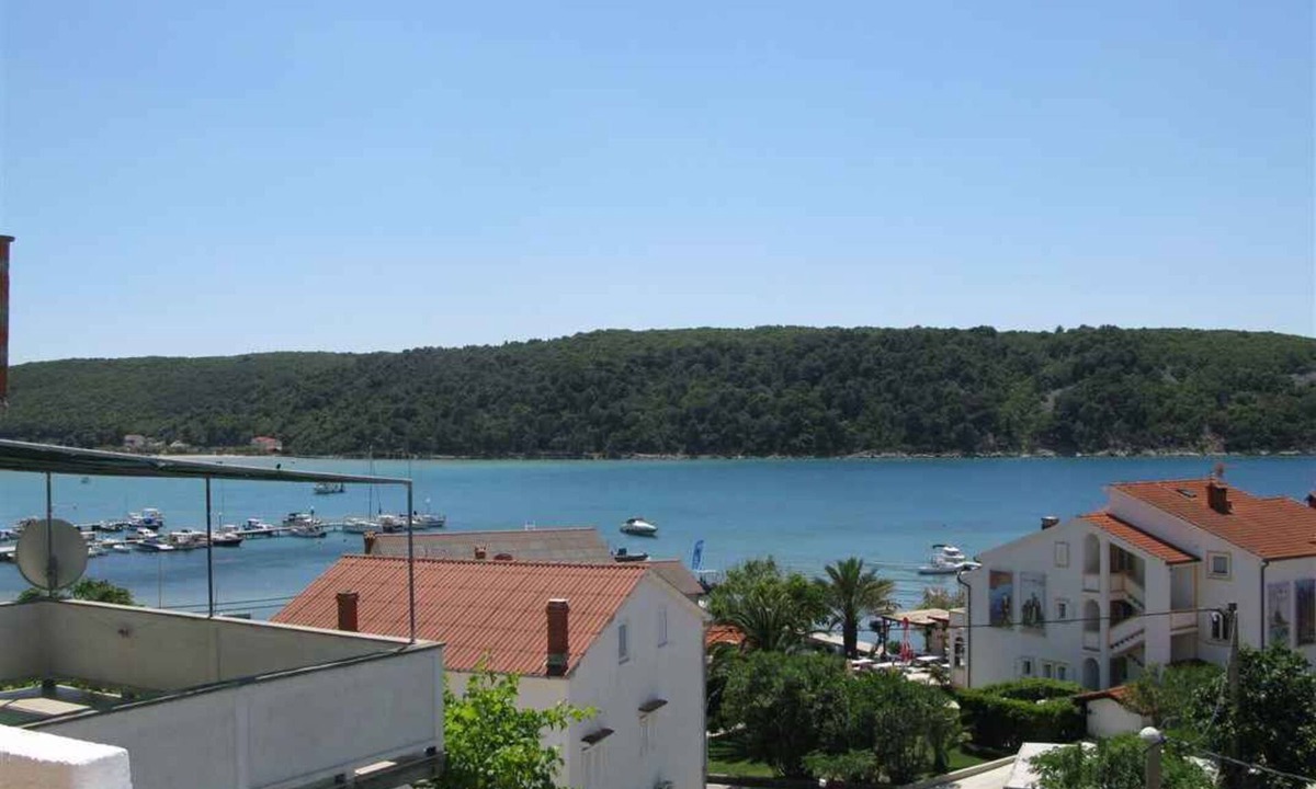 Kampor Apartment | Holiday apartment with terrace and air conditioning