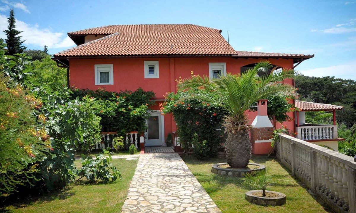 Lopar Apartment | Holiday apartment with terrace and air conditioning