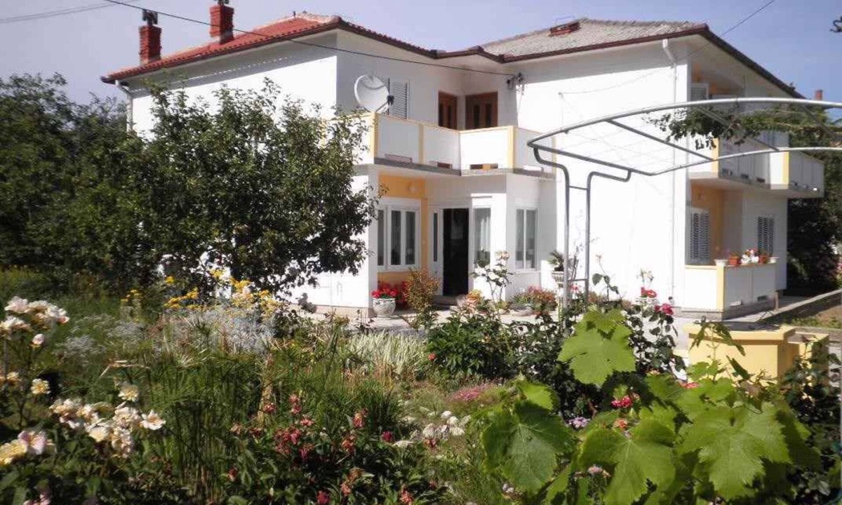 Palit Apartment | Holiday apartment with terrace and air conditioning