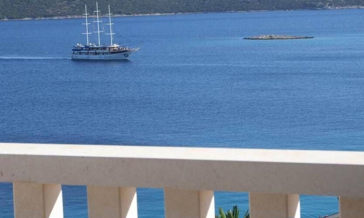 Sevid Apartment | Holiday apartment with view of the water
