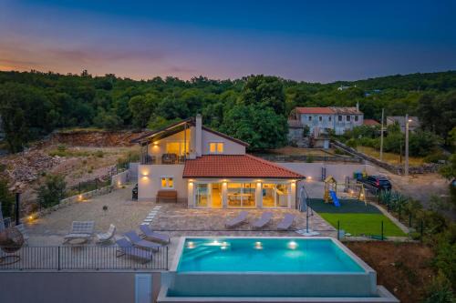 Kostrena House | Holiday Home Elora Seaview Private Pool And Garden - Happy Rentals
