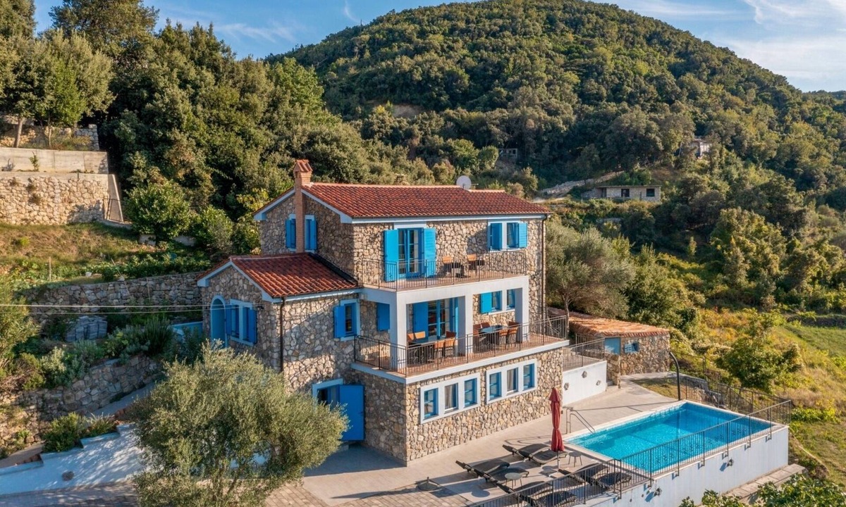Supetarska Draga House | Holiday Home in Supetarska Draga with Seaview, Terrace, Air condition, WIFI (890-1)