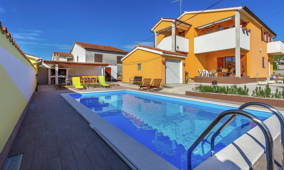Galizana House | Holiday Home in Galizana with Private Pool