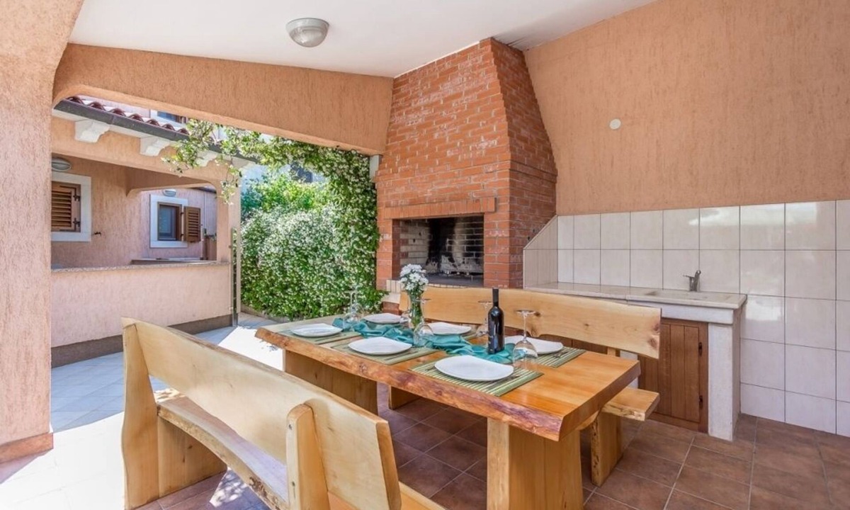 Loborika Ski Chalet | Holiday Home in Loborika with Terrace, Air condition, WIFI, Washing machine (3642-1)