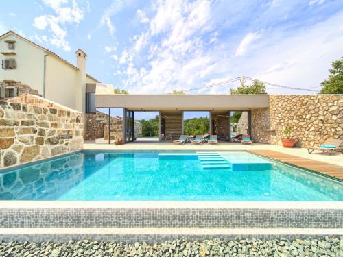 Nenadici House | Holiday Home Jerini Main House by Interhome