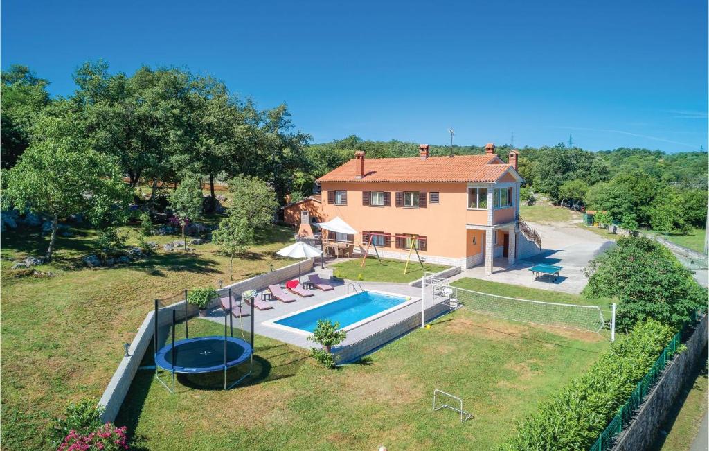 Boljevici House | Holiday Home Krsan with Outdoor Swimmingpool