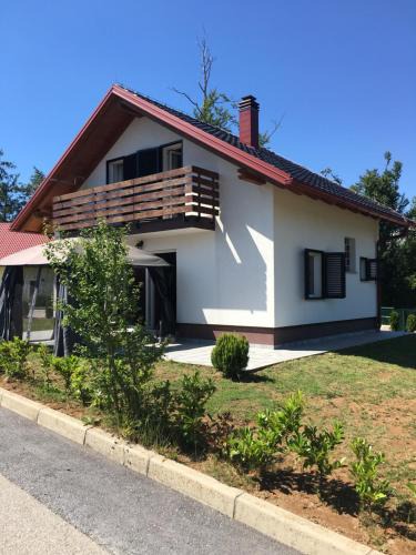 Fuzine Villa | Holiday Home Kuća GORICA BLANCA