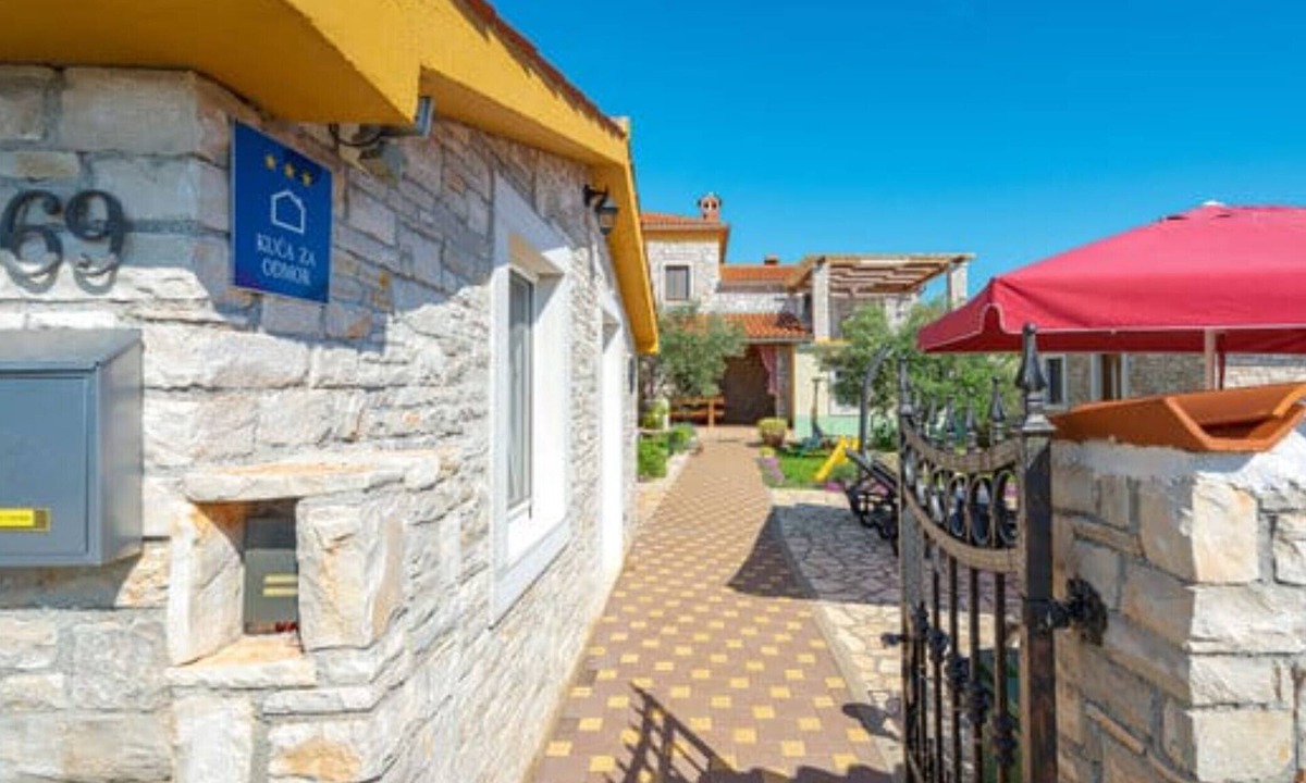 Gajana House | Holiday Home Luna - Holiday Home