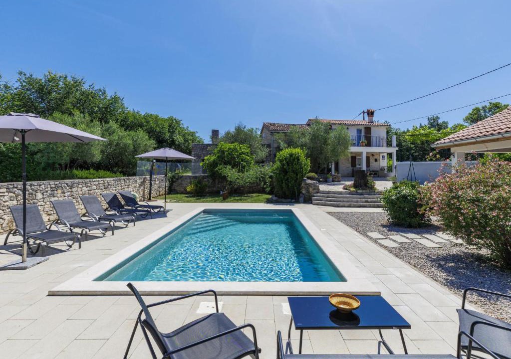 Paradiz House | Holiday Home Pišurinka by Interhome