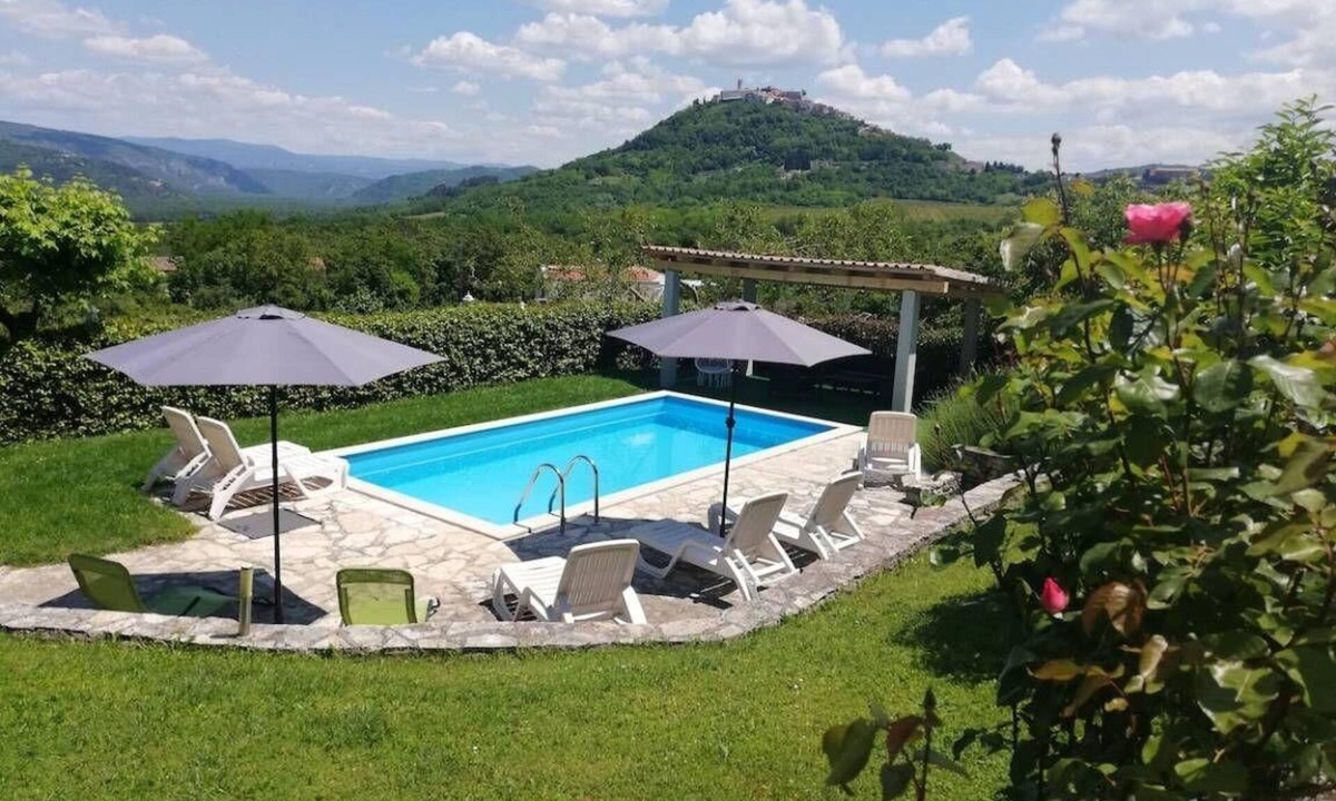 Brkac House | holiday home "Valentino" with view on the water