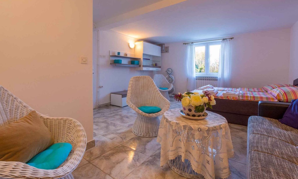 Dramalj House | Holiday home with 3 apartments and summer kitchen