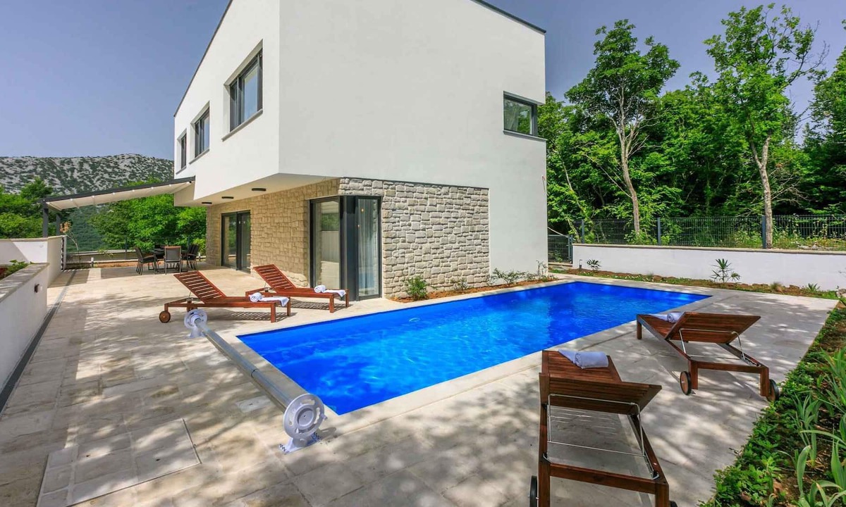 Grizane House | Holiday home with pool and air conditioning