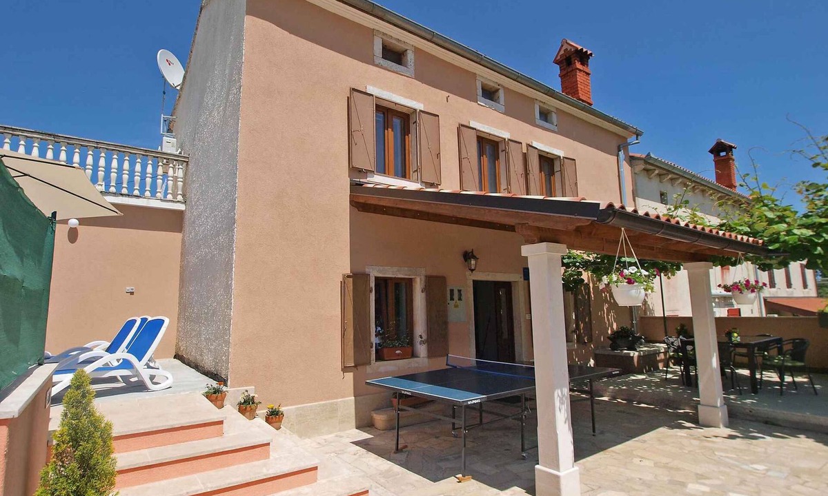 Orbanici House | Holiday home with pool for 6 people