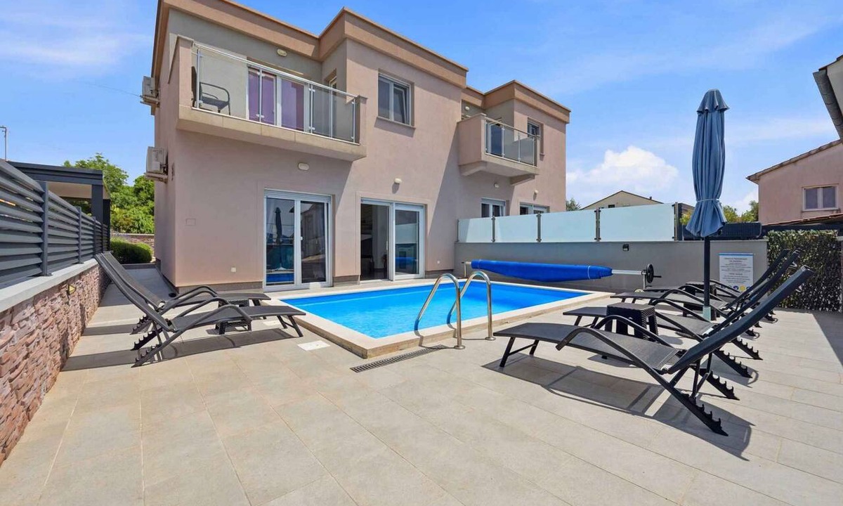 Skrbcici House | Holiday home with pool and air conditioning