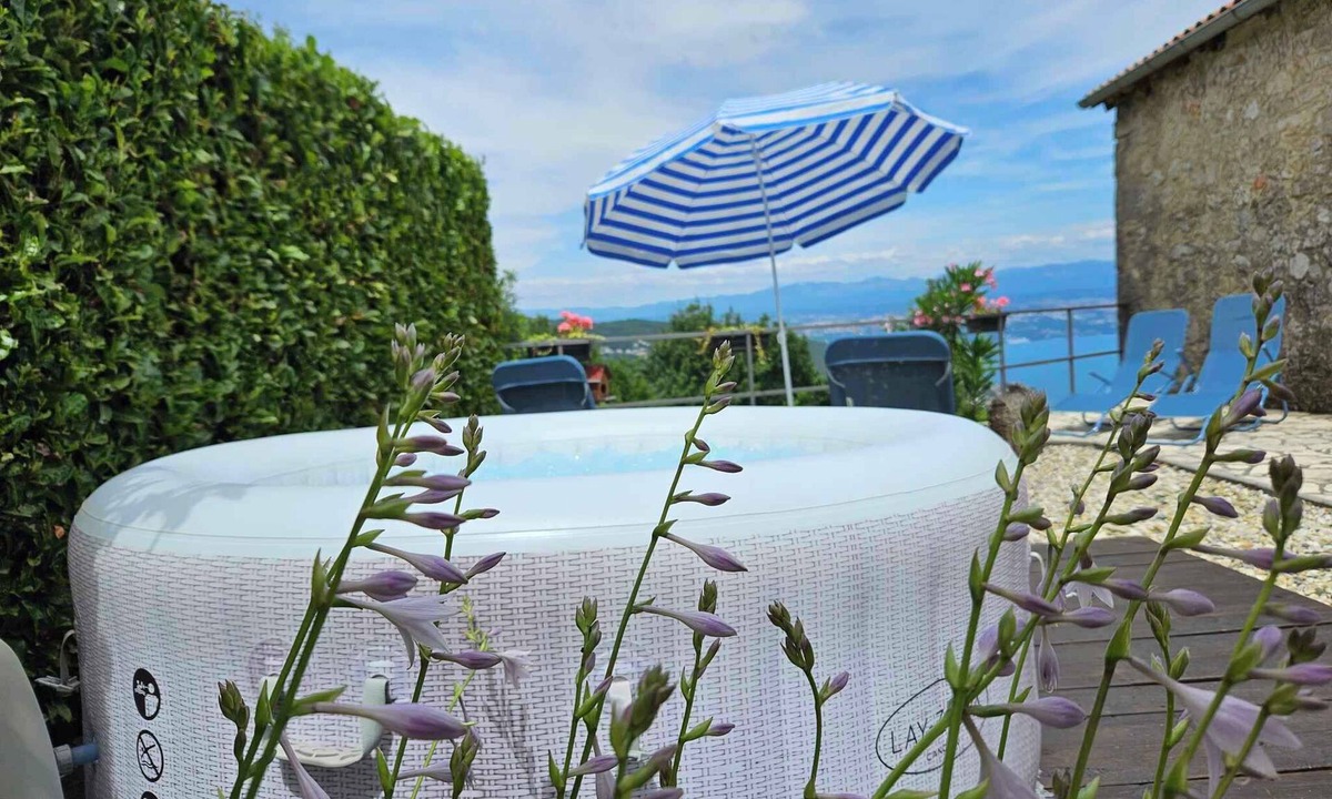 Opatija House | Holiday home with sea view, hot tub and barbecue