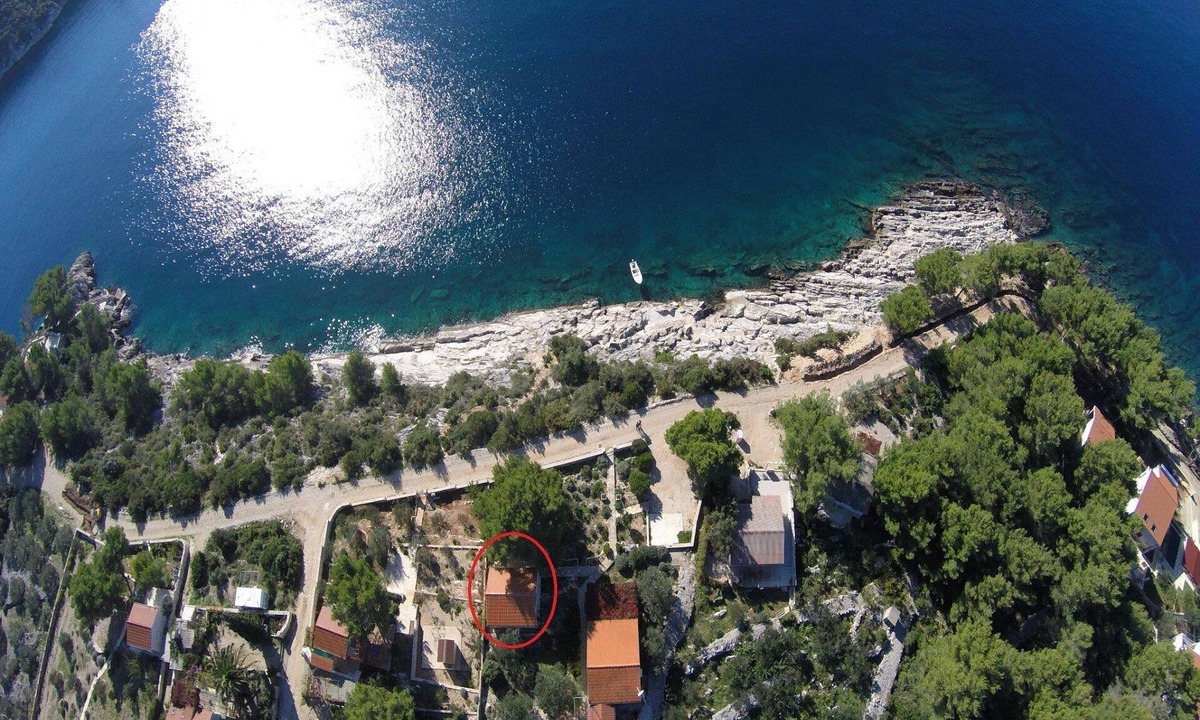 Donje Selo House | Holiday house Ana - 30 m from beach : - Maslinica, Island Solta, Croatia