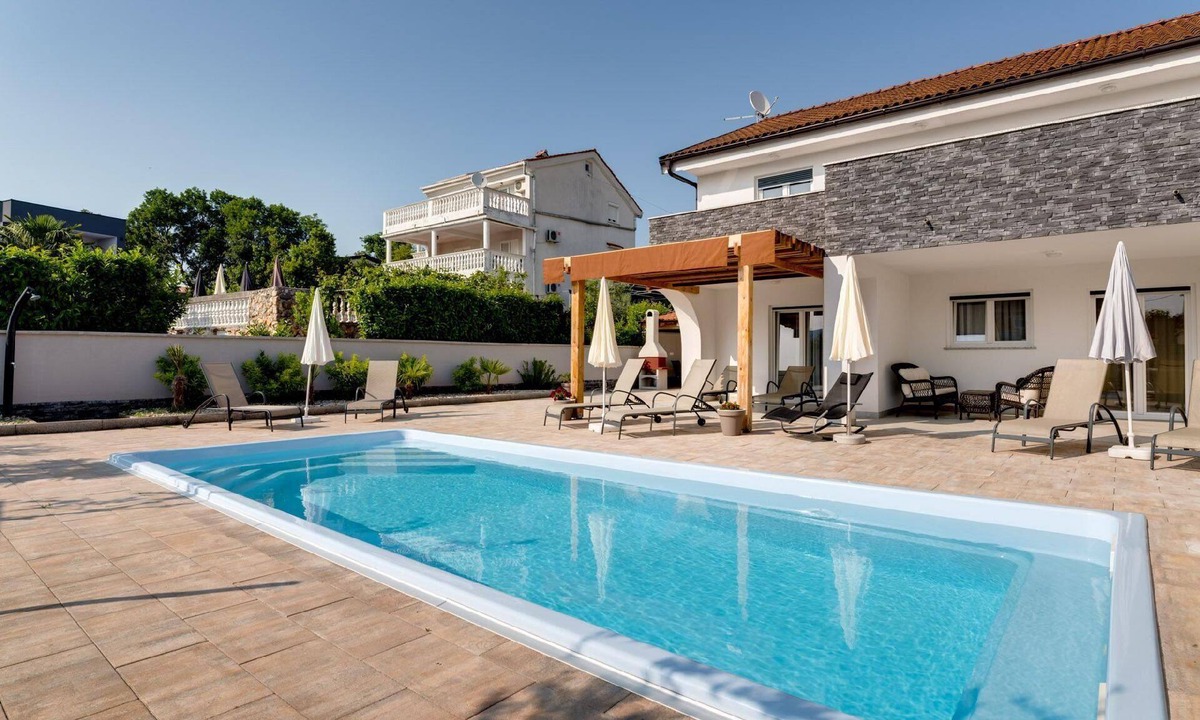 Pinezici House | Holiday house Krk (Stadt) for 1 - 10 persons with 4 bedrooms - Holiday home