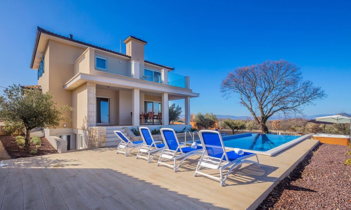 Milovcici House | Holiday house Malinska for 1 - 10 persons with 4 bedrooms - Holiday home