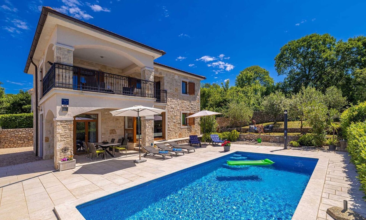 Ostrobradic House | Holiday house OBZOVA with private heated pool