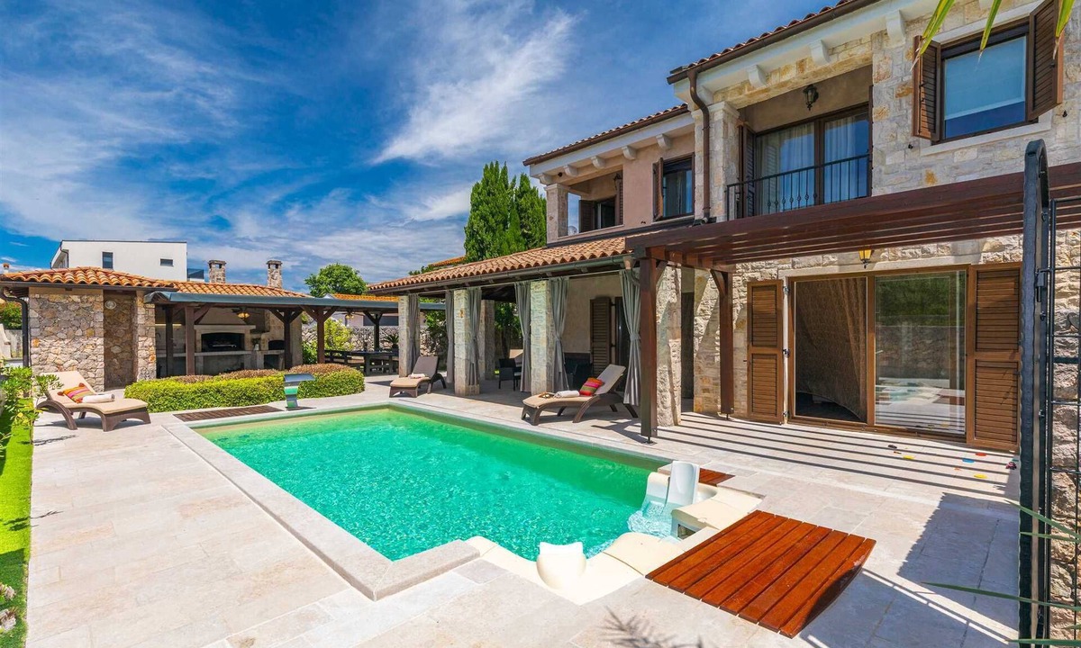 Porat Villa | Holiday house SEASCAPE I with heated pool and spacious garden