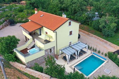 Risika Villa | Holiday house Toš-Vila with heated pool