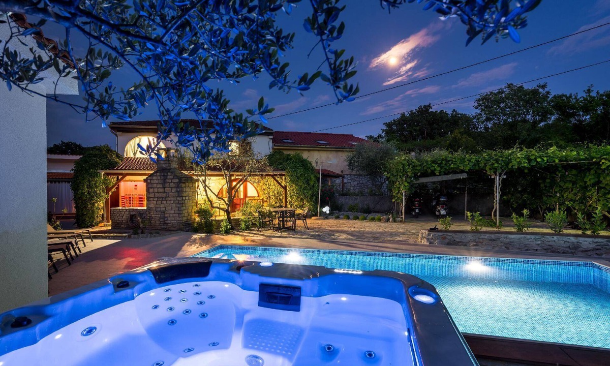Rasopasno House | Holiday house Vantačići for 1 - 6 persons with 3 bedrooms - Holiday home