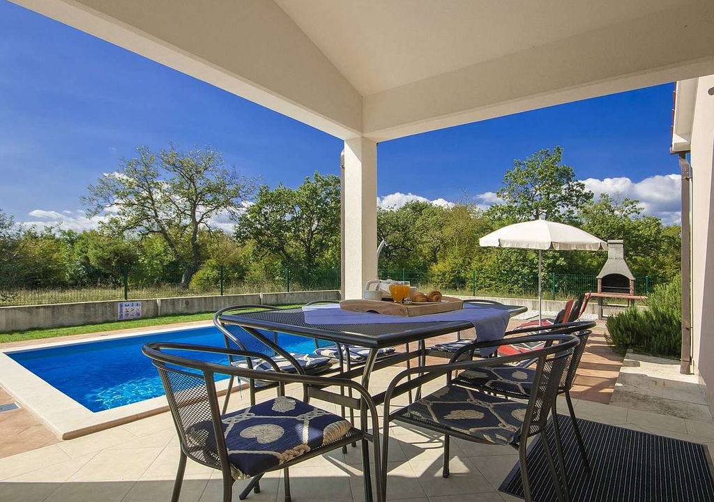 Vinez House | Holiday house Vinez for 8 persons with 4 bedrooms - Holiday house