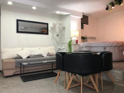 Ika Apartment | Hot Jacuzzi & Ice Bath Apartment