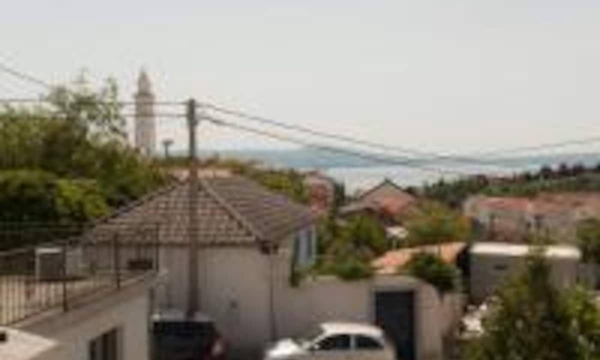 Novi Vinodolski House | House Domi with beautiful Grapewine Terrace