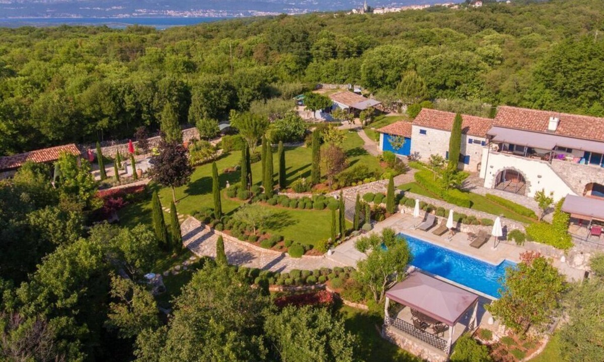 Sveti Ivan Dobrinjski House | House of Olives Comfortable holiday residence